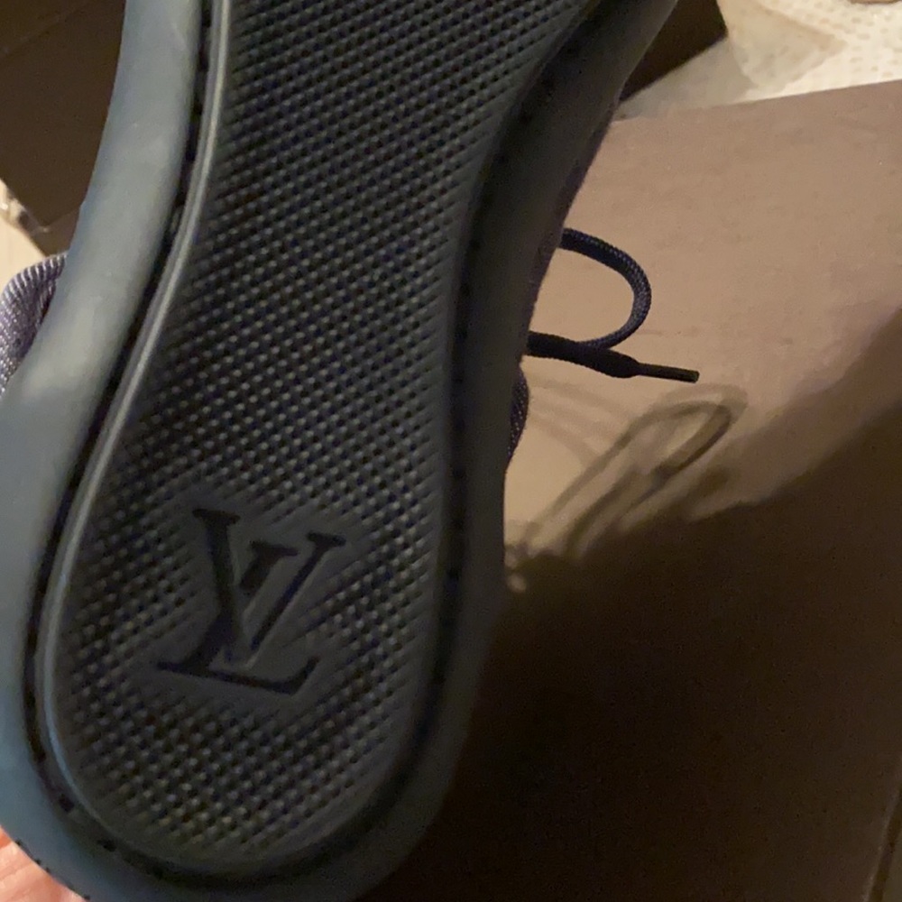 Louis Vuitton Sneakers - Picture 3 of 4